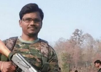 JJMP Pappu Lohra Killed | Jharkhand Encounter News | Police Naxals Encounter | Latehar Jahrkhand Encounter | Naxalite Pappu Lohra Killed | , 10 lakh prize, Jharkhand Police was successful, 3 Naxalites killed a total of 3 Naxalites. News Track in Hindi