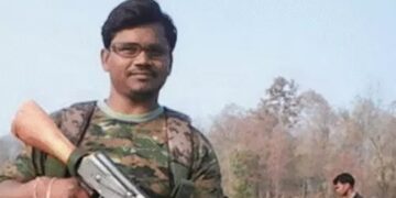 JJMP Pappu Lohra Killed | Jharkhand Encounter News | Police Naxals Encounter | Latehar Jahrkhand Encounter | Naxalite Pappu Lohra Killed | , 10 lakh prize, Jharkhand Police was successful, 3 Naxalites killed a total of 3 Naxalites. News Track in Hindi