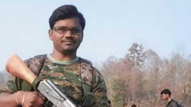 JJMP Pappu Lohra Killed | Jharkhand Encounter News | Police Naxals Encounter | Latehar Jahrkhand Encounter | Naxalite Pappu Lohra Killed | , 10 lakh prize, Jharkhand Police was successful, 3 Naxalites killed a total of 3 Naxalites. News Track in Hindi