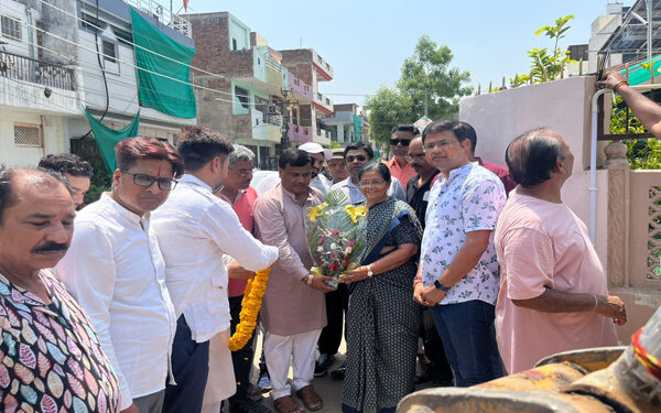 Jaipur city Sasand Manju Sharma inaugurated the work of interlocking tiles