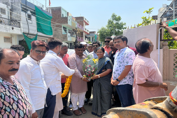 Jaipur city Sasand Manju Sharma inaugurated the work of interlocking tiles