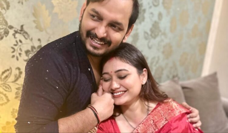 Kapil Sharma's friend Paritosh Tripathi became father, Meenakshi Chand gave birth to daughter
