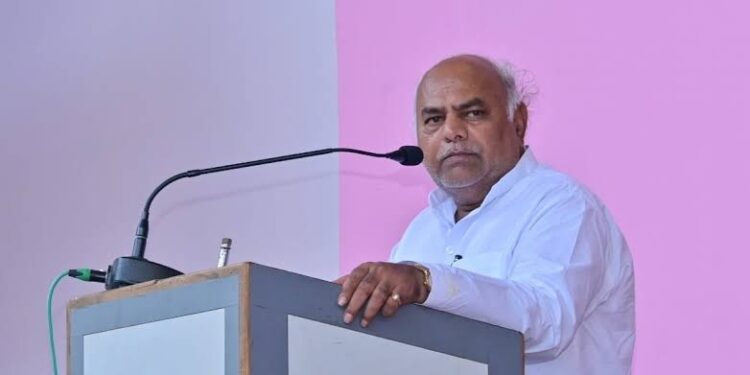Karnataka: Minister Shivanand Patil left the post of MLA, accepts Yatanal's challenge