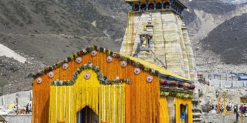 Kedarnath Dham's doors opened for devotees, Chief Minister Dhami also joined