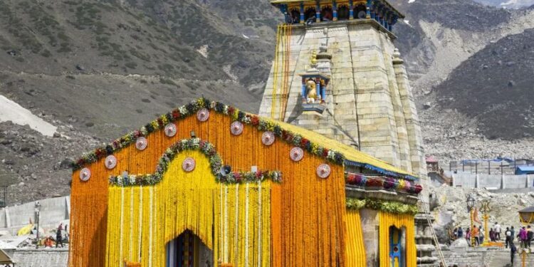 Kedarnath Dham's doors opened for devotees, Chief Minister Dhami also joined
