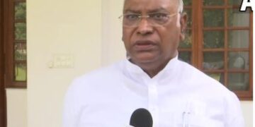 Kharge's appeal to Congress spokespersons: Take the subject of caste census among the public