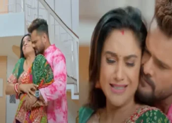 Khesari Lal Yadav took "Chumma", then there was a stir in UP-Bihar, video went viral