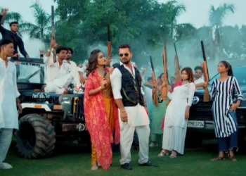 Khesari Lal Yadav, who is flying on YouTube, fell in love with gun in new songs