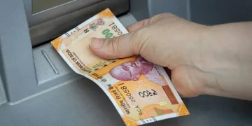 Limit will now be up to Rs 10 lakh in bank account. RBI and DICGC are going to take the biggest step to save money from drowning.