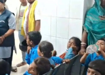 Lizard in mid -day meal, 20 children deteriorated, admitted in hospital