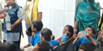 Lizard in mid -day meal, 20 children deteriorated, admitted in hospital