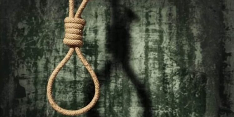 Maharastra News | Thane News | Thane Suicide Case | Thane 4 Suicide Case | Maharastra News Latest | News Today | , 1 woman and 3 minor girls found hanging in the noose, this case of suicide will surprise. News Track in Hindi