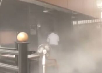 Maharastra Vidhansabha | Maharastra Vidhansabha Fire News | Maharastra News | Maharastra Vidhansabha Short Circuit | , A fire broke out in the fire in the fire, a fire in the security scanning machine from the short circuit. News Track in Hindi
