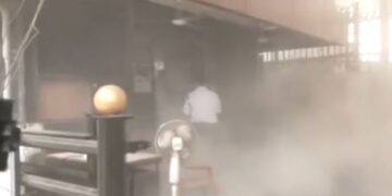 Maharastra Vidhansabha | Maharastra Vidhansabha Fire News | Maharastra News | Maharastra Vidhansabha Short Circuit | , A fire broke out in the fire in the fire, a fire in the security scanning machine from the short circuit. News Track in Hindi