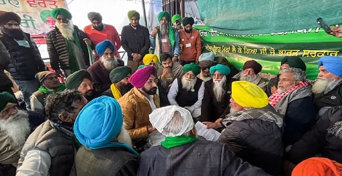 Many SKM leaders were 'under house arrest' in Punjab a day before the protest: Farmer leader claims