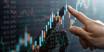 Market declines in heavyweight stocks due to profits, 1200 points dropped by Sensex, Nifty closed at 24,600