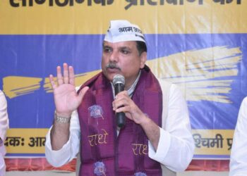Meerut News Today Aap Sankalp Camp in Meerut Preparations for Contesting Panchayat Elections in Full Swing | Meerut News: AAP's resolve camp in Meerut, preparations to contest panchayat elections fast | News Track in Hindi