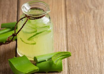 Mix these things with aloe vera gel, the skin will increase manifold