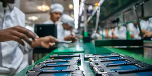 मोबाइल, इलेक्ट्रॉनिक्स निर्माताओं के लिए रिपेयरेबिलिटी इंडेक्स को सेल्फ डिक्लेयर करना जरूरी : केंद्र सरकार
