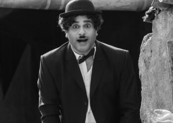 Mother died, aunt renounced, famous comedian narrated painful