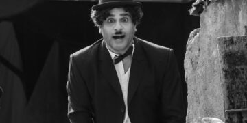 Mother died, aunt renounced, famous comedian narrated painful
