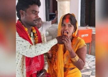 Mother-in-law, after grandmother, now another unique marriage, mother of 3 children got married with boyfriend, helpless husband said-took advantage of my compulsion