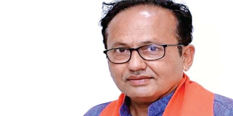 Mukeshkumar chandrakant dalal | Politician Mukeshkumar Chandrakant Dalal | Politician Mukeshkumar Chandrakant Dall Wikipedia Age Family Early Life Net Wort and Political Career in Hindi | Newstrack Hindi News | Latest Update Hindi Samachar | Mukeshkumar Chandrakant Dalal: Mukesh Kumar Chandrakant Dalal: BJP leader who became unopposed MP from Surat and a popular public servant. News Track in Hindi