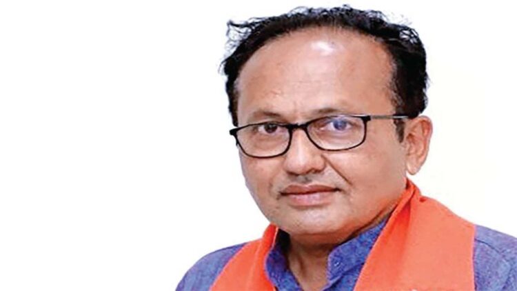 Mukeshkumar chandrakant dalal | Politician Mukeshkumar Chandrakant Dalal | Politician Mukeshkumar Chandrakant Dall Wikipedia Age Family Early Life Net Wort and Political Career in Hindi | Newstrack Hindi News | Latest Update Hindi Samachar | Mukeshkumar Chandrakant Dalal: Mukesh Kumar Chandrakant Dalal: BJP leader who became unopposed MP from Surat and a popular public servant. News Track in Hindi