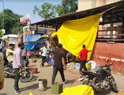 Municipal corporation vigilance team took strict action against temporary encroachment, Rs 6,500 and 2 canter goods seized