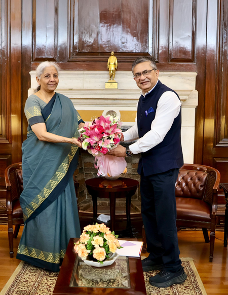 NSE CEO appreciated the vision of Saraha Sitharaman, said - strong steps taken towards 'developed India'
