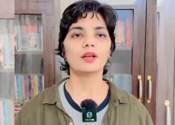 Neha Singh Rathore | Neha Singh Rathore News in Hindi | Neha Singh Rathore Bihar | Neha Singh Rathore comment on PM Modi | Neha Singh Rathore 400 FIR | Neha Singh Rathore X Account | , What kind of masculinity should this be shown on the woman; Neha Singh Rathore tagged PM Modi and said such a thing. News Track in Hindi
