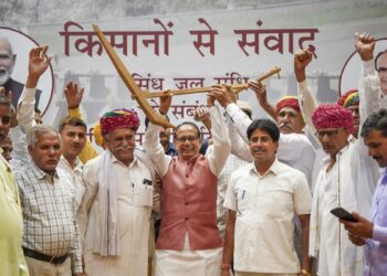 'Nehru cuts the farmers' stomach, Modi ends this injustice'- Shivraj