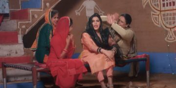 Neither film heroine nor modeling, yet the song of this dancer created a stir