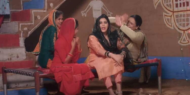 Neither film heroine nor modeling, yet the song of this dancer created a stir