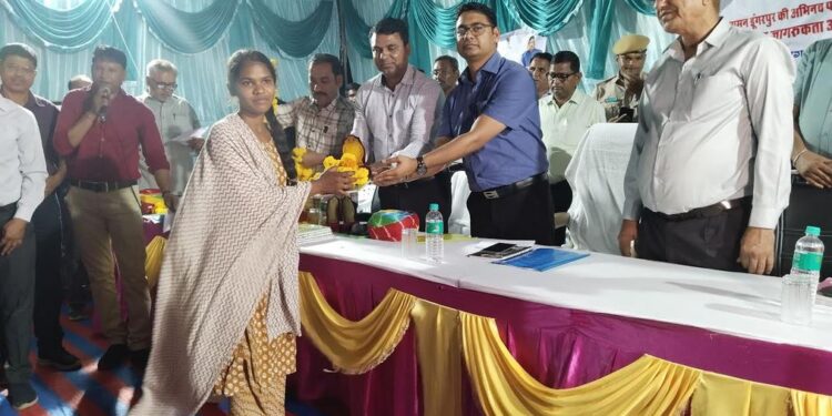 Night chaupal held in Sidadi Kherwara of District Collector