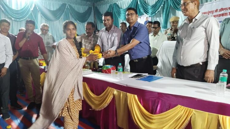 Night chaupal held in Sidadi Kherwara of District Collector