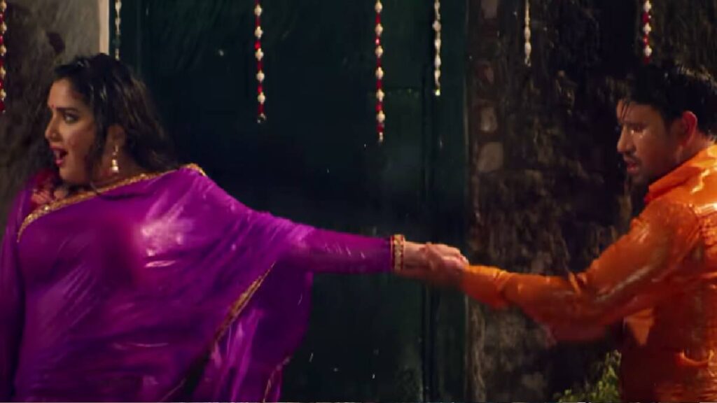 Nirhua's romance in rain with Amrapali, the craze of this song did not reduce even after 8 years