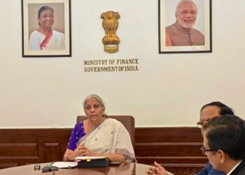 Nirmala Sitharaman called an important meeting, instructions given to banks amidst India-Pakistan tension