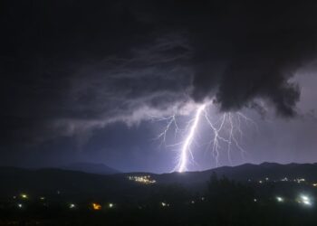 Odisha News | Odisha lightning strikses | Odisha lightning 14 died | Odisha Weather News | Odhisha mein toofan | Odisha Today Weather | , The corpses of 10 people laid in Odisha, the celestial lightning fell, even today alert of heavy rain. News Track in Hindi