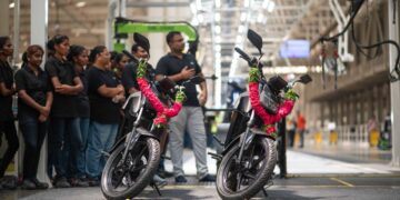 Ola started delivery of roadsterx bikes from today, know the price and range here
