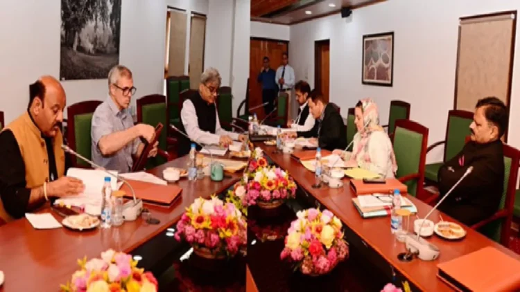 Omar Abdullah Cabinet Meeting in Pahalgam: Omar Abdullah cabinet meeting held in Pahalgam for special purpose, strict messages to terrorists of terror, Omar Abdullah's Cabinet Mending was Held in Pahalgam for a SPECIAL PUROPOSE, A Strong Message to the Support Terrorism