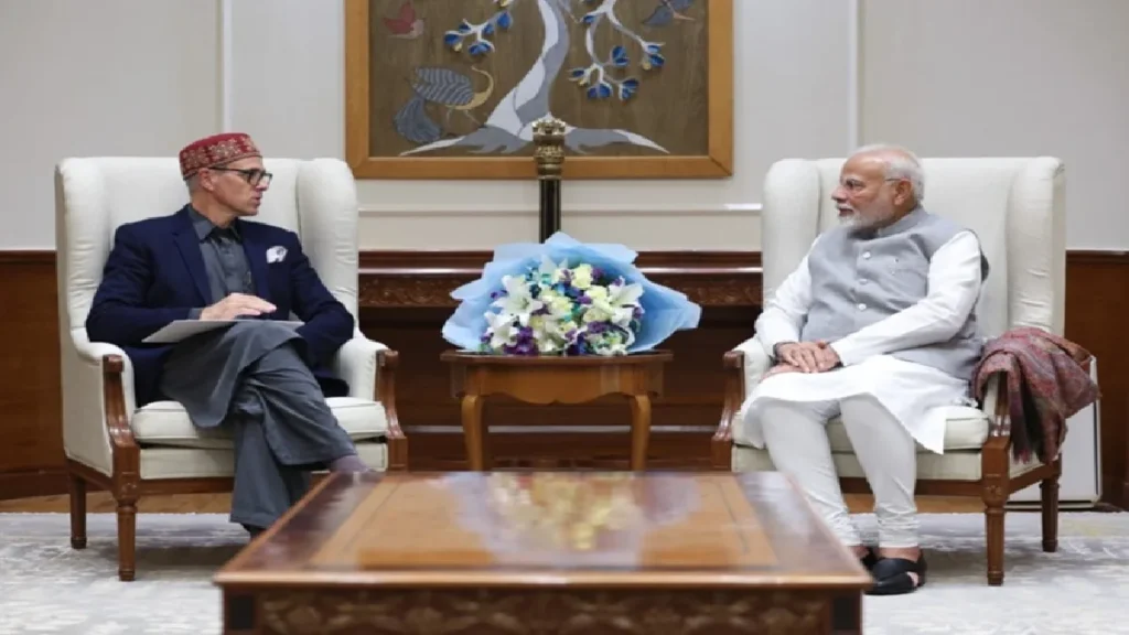 Omar Abdullah Met PM Narendra Modi: Omar Abdullah met PM Narendra Modi, intensive consultation on the situation in Jammu and Kashmir after the terrorist attack, Omar Abdullah Met PM Narendra Modi, Intense Consultations Held in Half An Hour Meeting