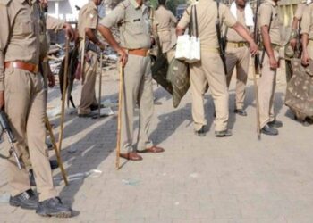 On such a matter, Kashmiri youth pointed ax on police, case of Bilaspur in Himachal
