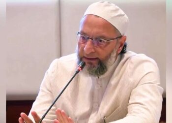 Owaisi lashed Pakistan from Bahrain, exposed the factory of terror