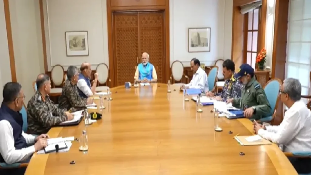 PM Modi Operation Sindoor Meeting: PM Modi reviewed Operation Sindoor issued against Pakistan, Discussion on strategy with all three army chiefs, PM Modi reviewed operation Sindoor Against Pakistan Army and Terrists with Tri Service Chaife