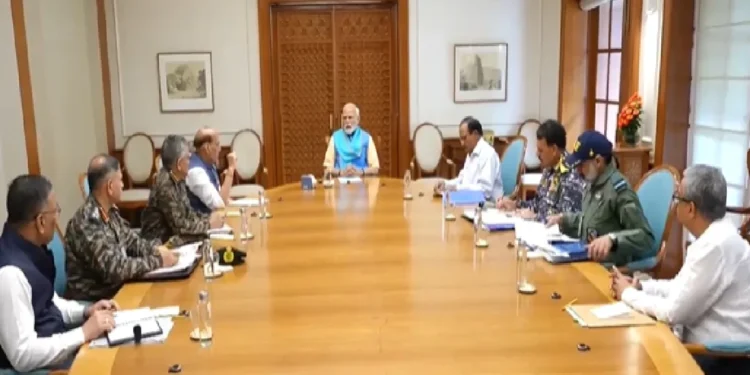 PM Modi Operation Sindoor Meeting: PM Modi reviewed Operation Sindoor issued against Pakistan, Discussion on strategy with all three army chiefs, PM Modi reviewed operation Sindoor Against Pakistan Army and Terrists with Tri Service Chaife