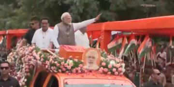PM Modi did road show in Gandhinagar, 5,536 crore development works