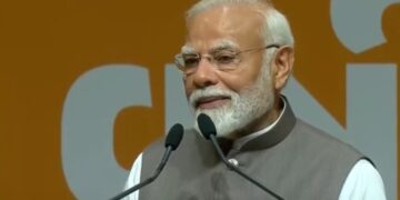 PM Modi from Gandhinagar challenged Pakistan, said- This country is also the land of heroes