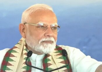 PM Modi inaugurated the Vizhinjam port, Tharoor seen on stage, Prime Minister said- many people will sleep with this program