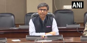 Pakistan violates ceasefire, India openly exempted action to army